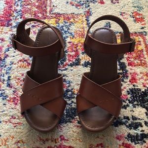 Universal Thread Heels